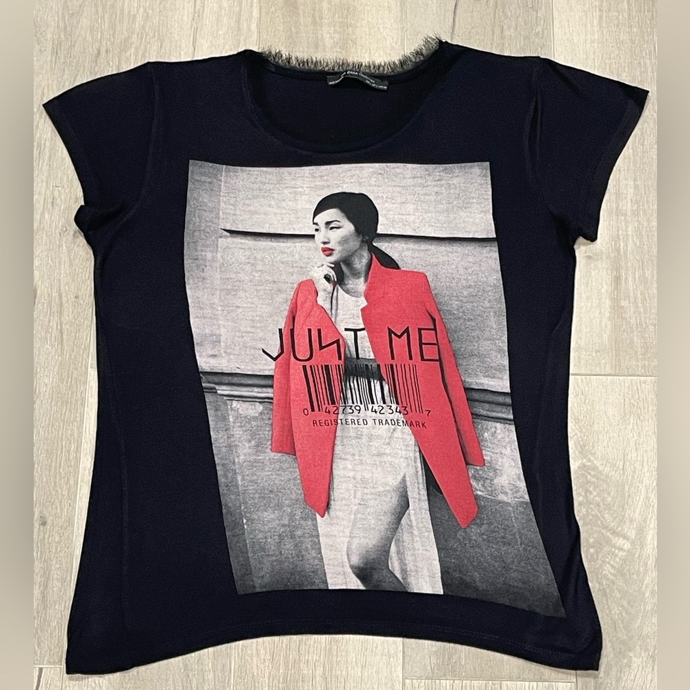 ZARA Graphic Tee Woman Print Red Jacket Barcode T-Shirt Size S - Picture 2 of 6